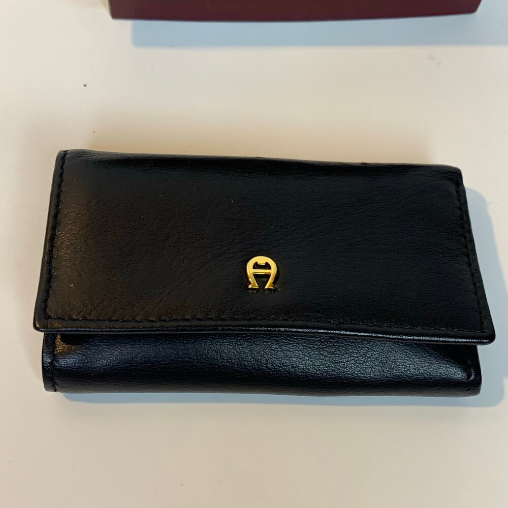 Etienne Aigner Vintage Tri Fold Key Holder Black Leather Never Used - Picture 2 of 7